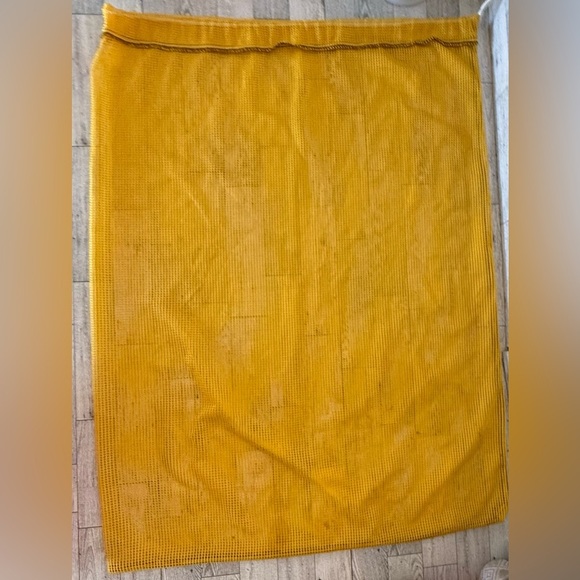 Mesh Yellow Laundry Bag/sports equipment bag with Drawstring - Picture 2 of 5
